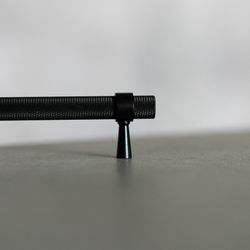 Finish – Black