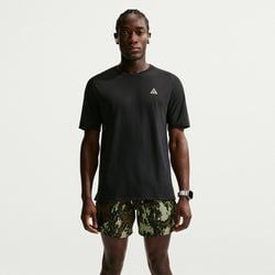 Colour – Black / Summit White