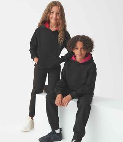 Colour – Jet Black/Fire Red