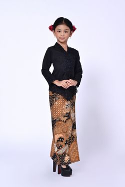 Color – BLACK