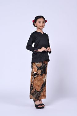 Color – BLACK