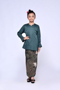 Color – EMERALD GREEN