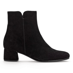 Style – BLACK