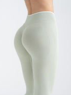 Renk – Sage Mist Green Scrunch Leggings