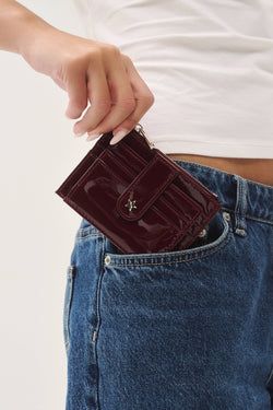 COLOUR – Burgundy