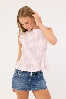 COLOUR – Pink