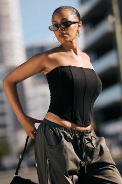 COLOUR – Black