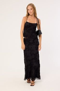 COLOUR – Black