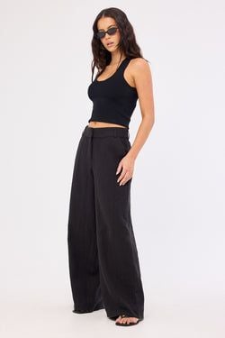 COLOUR – Black