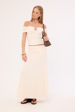 COLOUR – Off White