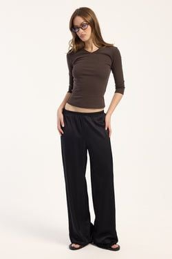 COLOUR – Brown