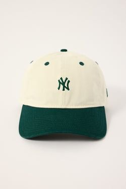 COLOUR – Chalk/Dark Green
