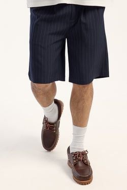COLOUR – Pinstripe