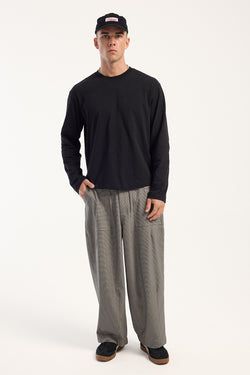 COLOUR – Black Houndstooth