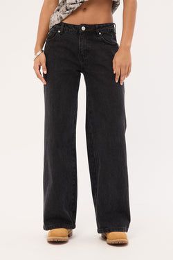 COLOUR – Washed Black