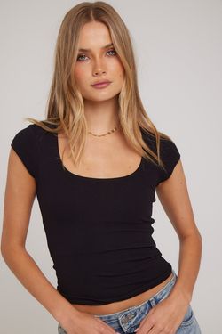 Colour – Black
