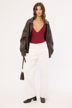 COLOUR – Contrast White