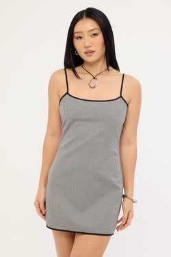 COLOUR – Noir Gingham