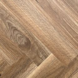 Style – Spotted Gum