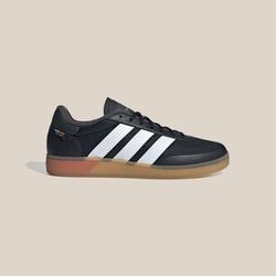 Core black/Chalk white/Lucid red