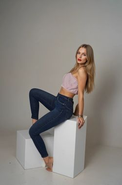 Auch verfügbar in: – ROSA