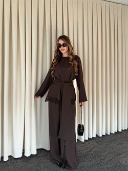 Kahverengi Kuşaklı Dantel Detaylı Bluz Pantolon Takım