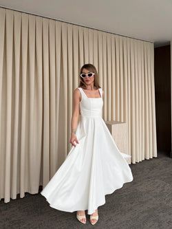 Beyaz Beli Fiyonklu Prenses Model Elbise