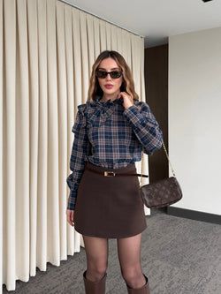 Lacivert Yakası Fiyonk Detaylı Gömlek