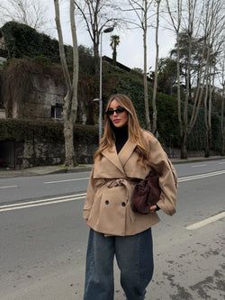 Camel Oversize Düşük Omuz Kısa Trenç