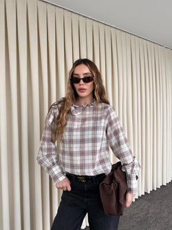 Taş Yakası Fiyonk Detaylı Gömlek