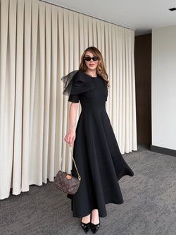 Siyah Seyyar Broşlu Elbise