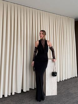 Siyah Degaje Yaka Dantel Eldivenli Elbise