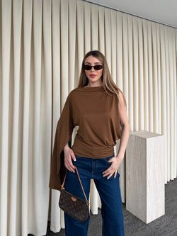 Kahverengi Tek Kol Detaylı Bluz