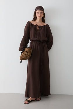 Kahverengi Bağlama Detaylı Müslin Elbise