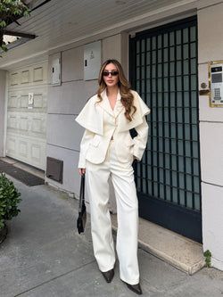 Ekru Pelerin Detaylı Ceket Pantolon Takım