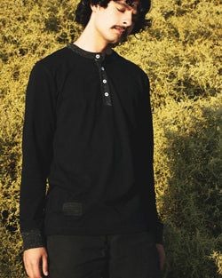 Color – Black / Black
